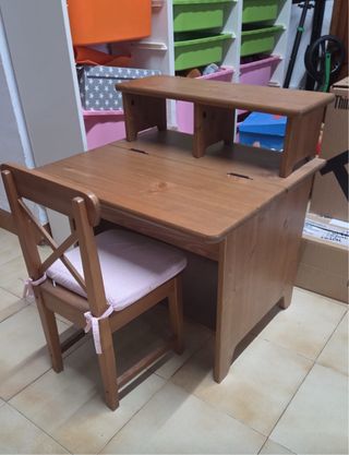 Pupitre infantil de madera