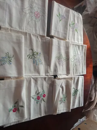 11 Asciugamani Misto Lino Ricamati