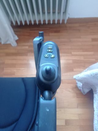 Silla de ruedas eléctrica seminueva