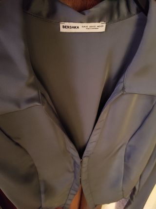 Camisa Bershka satinada azul