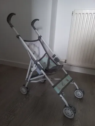 Carrito y bebé de juguete. En perfecto estado.