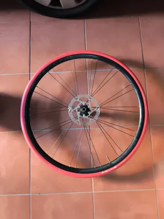 Rueda trasera carretera con núcleo de 11V y freno