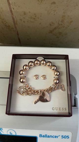 Conjunto Pulsera y Pendientes Guess Corazón