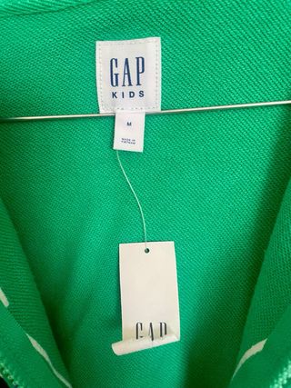 Sudadera GAP verde con logo multicolor