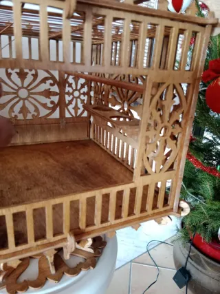 Gabbia in legno decorata