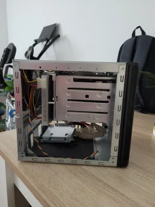 Supermicro CSE-721TQ-350B Mini-Tower Chassis