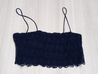 Top ZARA de encaje azul marino