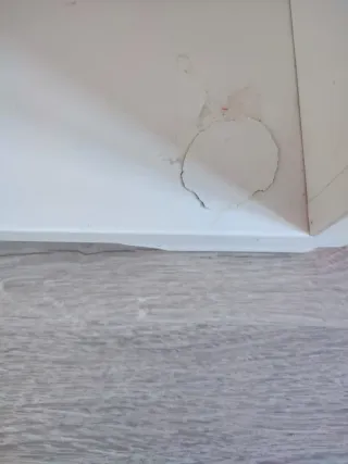 Mesa auxiliar SKRUVBY IKEA blanca y madera