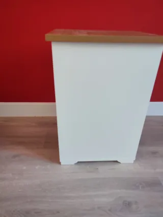 Mesa auxiliar SKRUVBY IKEA blanca y madera