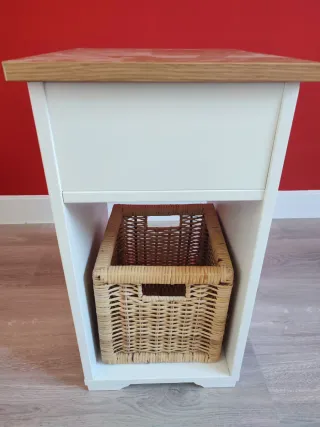 Mesa auxiliar SKRUVBY IKEA blanca y madera