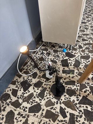 Lámpara de escritorio Ikea negra