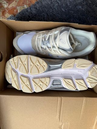 Zapatillas Asics beige y gris originales | EU 44