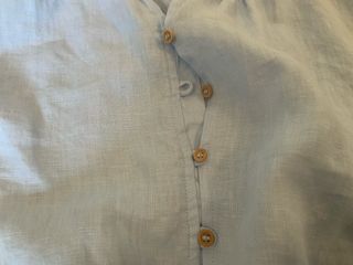 Blusa azul con botones