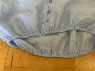 Blusa azul con botones