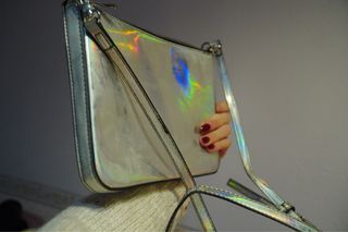 Bolso Parfois plateado iridiscente