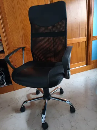 Silla de escritorio negra
