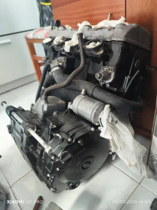 MOTOR completo Suzuki GSR 600 15.000km