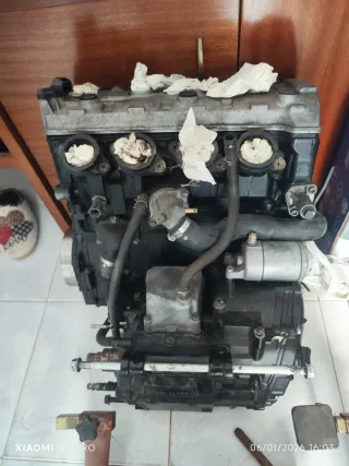 MOTOR completo Suzuki GSR 600 15.000km