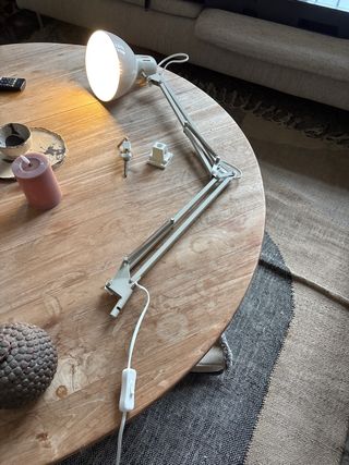 Lámpara de escritorio IKEA ajustable