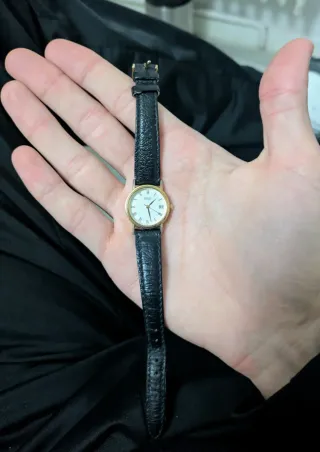 Reloj Seiko Cuarzo Mujer Negro/Dorado