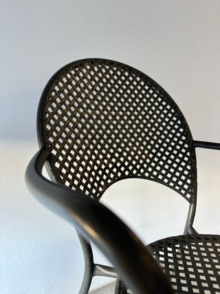 Sedia impilabile grigio scuro in acciaio marca italiana