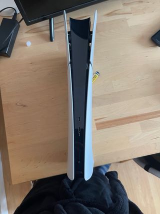 Play 5 digita como nuevo con un mando y en su caja