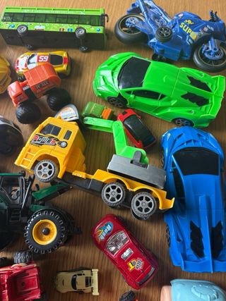 Lote coches y camiones de juguete