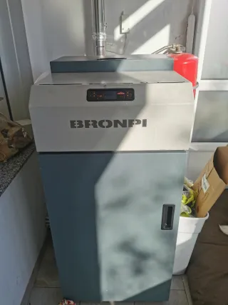 Caldera de pellets BRONPI HYDROPOLAR-21