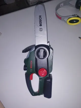 Mini motosierra Bosch para niños