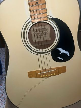 Guitarra española color crema