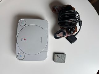 Consola PS one Sony + Mando + 1 Memory Card