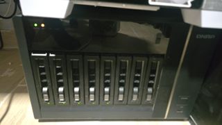 QNAP TS-879 Pro NAS Servidor 8 Bahías con 40TB