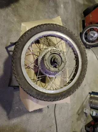 Rueda trasera Ducati 125 160 Sport