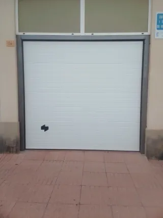 Puertas de garaje automáticas .