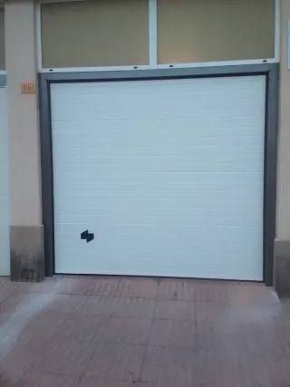 Puertas de garaje automáticas .