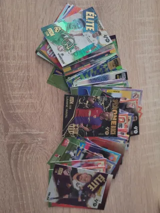 Cartas megacracks mgk liga panini.