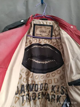 Cazadora Cuero Oakwood Negra y Rojo