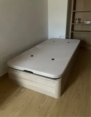 Canapé abatible madera y plástico