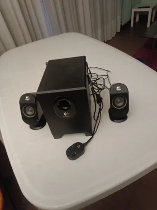 Altavoces Logitech Negros