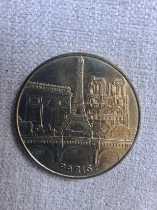 Moneda París Torre Eiffel Notre Dame