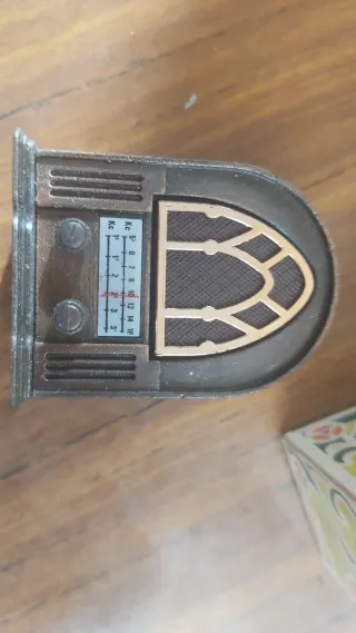 Sacapuntas Vintage Radio Playme