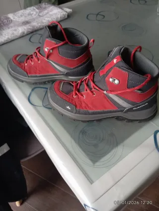 Scarponcini trekking Quechua n.38