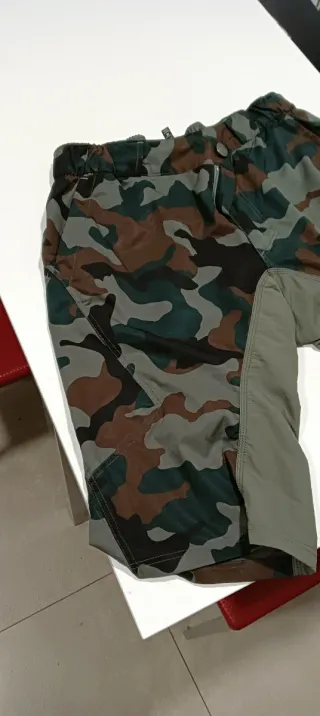 Pantalón corto Endura Talla M. Con badana