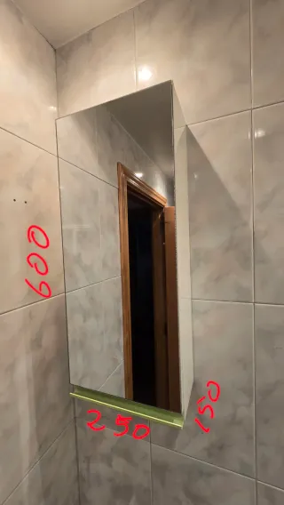 Mueble de baño moderno verde y blanco