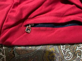 Felpa con cappuccio Fila blu e rossa