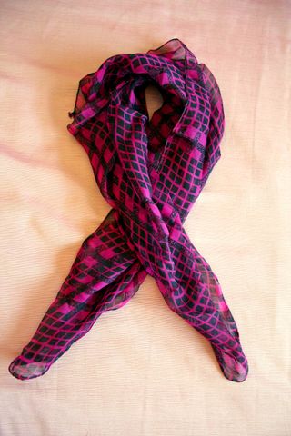 Pañuelo Vintage Tienda Local Fucsia Negro