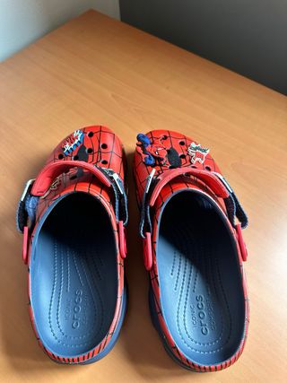 Crocs Spider-Man Rojos Talla 9 M Equivale a 42-43