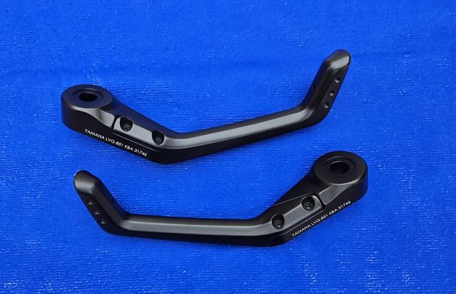 YAMAHA MT 09 (21' - 23') - PROTECTOR MANETAS