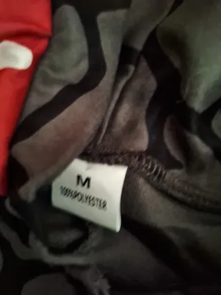 Pijama Stranger Things Talla M, 1.47 cm de largo.