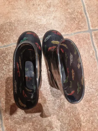 Botas de agua infantiles con coches